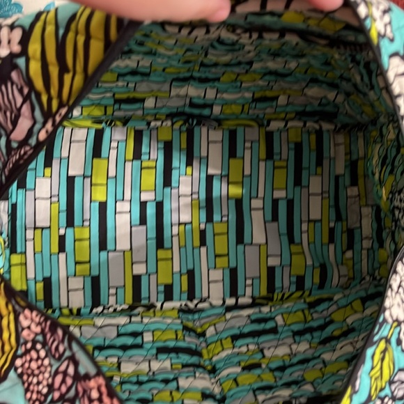 Vera Bradley retired island blooms two handle weekender tote w/shoulder strap - Picture 11 of 16
